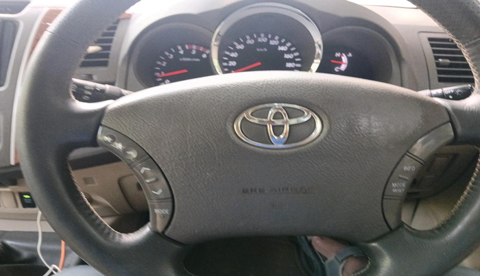 2011 Toyota Fortuner 3.0 4X4 MT, Diesel, Manual, 3,37,108 km, interior