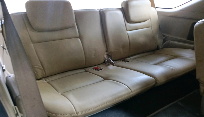 2011 Toyota Fortuner 3.0 4X4 MT, Diesel, Manual, 3,37,108 km, interior