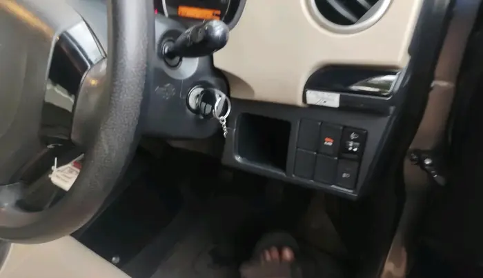 2017 Maruti Wagon R 1.0 VXI, Petrol, Manual, 26,826 km, interior