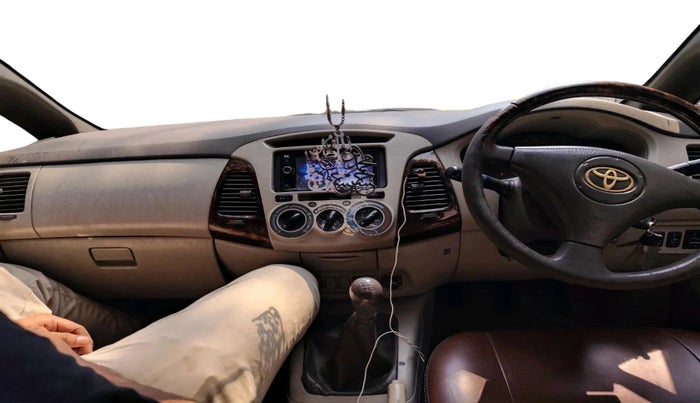 2011 Toyota Innova 2.5 G2 7STR, Diesel, Manual, 1,32,416 km, interior