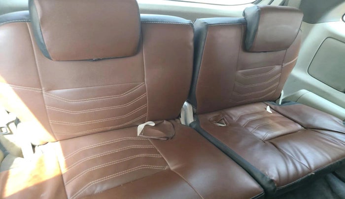 2011 Toyota Innova 2.5 G2 7STR, Diesel, Manual, 1,32,416 km, interior