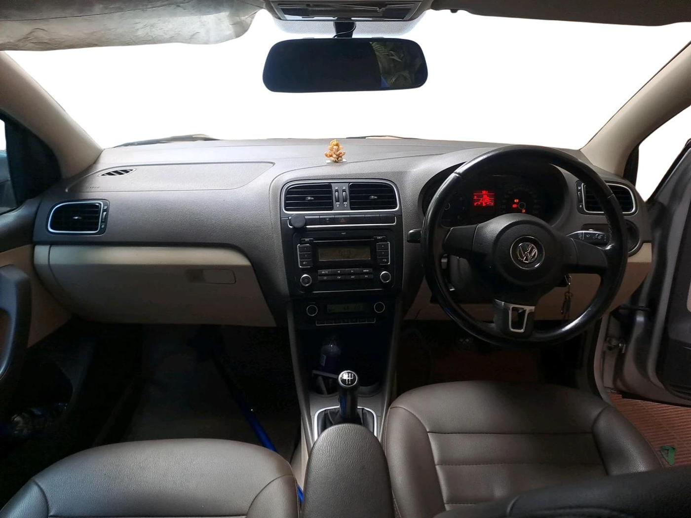 2011 Volkswagen Vento HIGHLINE 1.6 MPI, Petrol, Manual, 21,125 km, interior