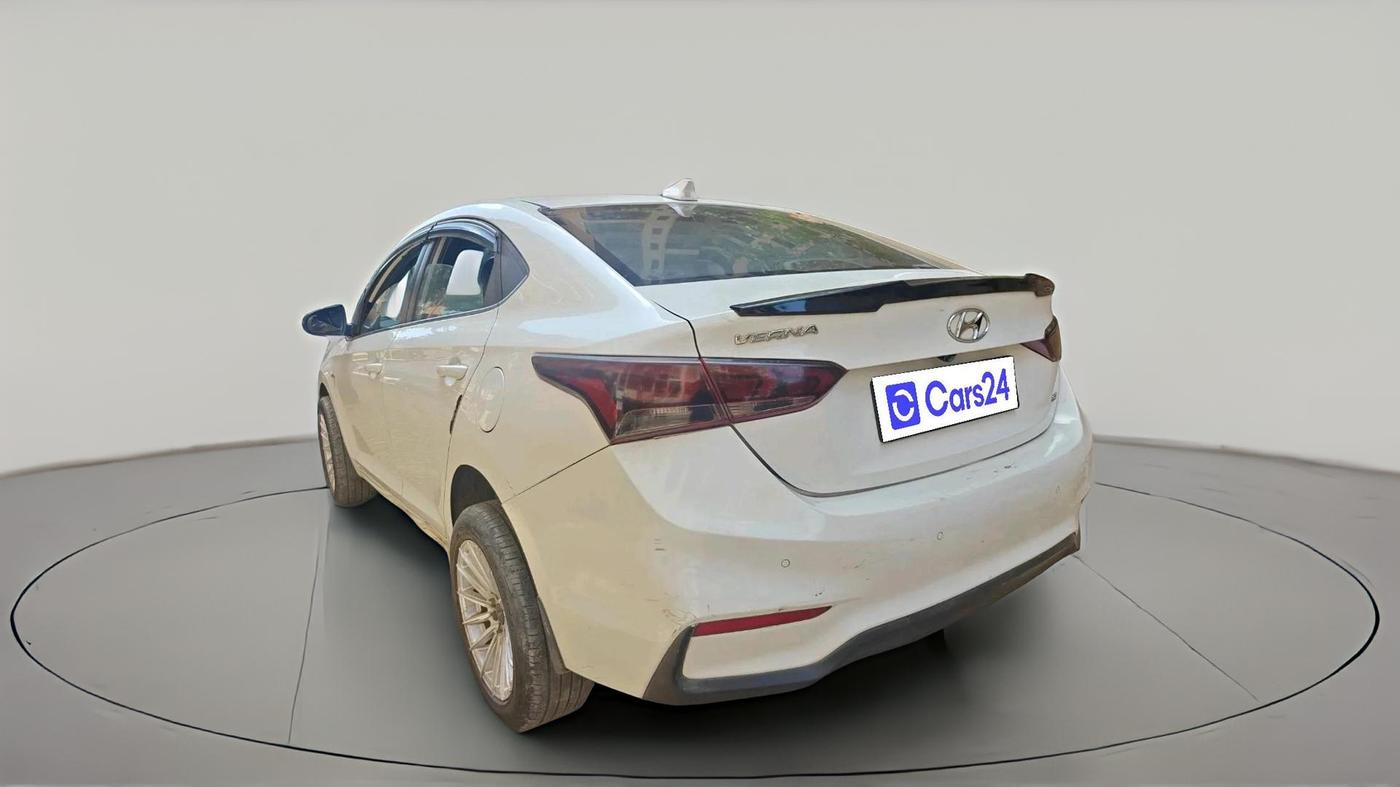 2018 Hyundai Verna 1.6 CRDI SX + AT, Diesel, Automatic, 81,538 km, exterior
