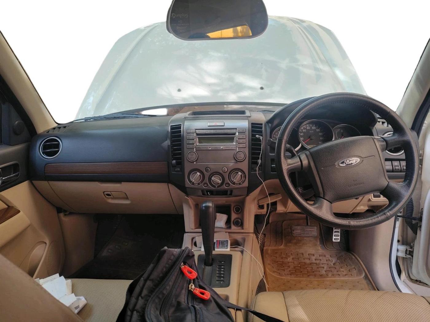 2013 Ford Endeavour 3.0L 4X2 AT, Diesel, Automatic, 1,12,500 km, interior