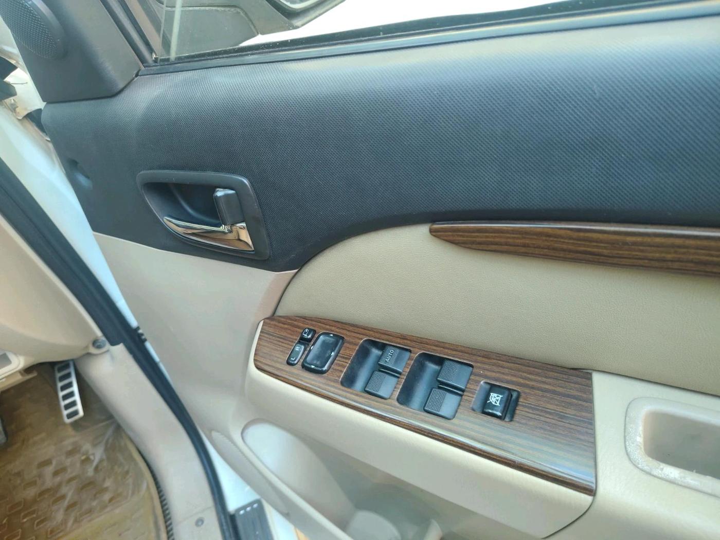 2013 Ford Endeavour 3.0L 4X2 AT, Diesel, Automatic, 1,12,500 km, interior