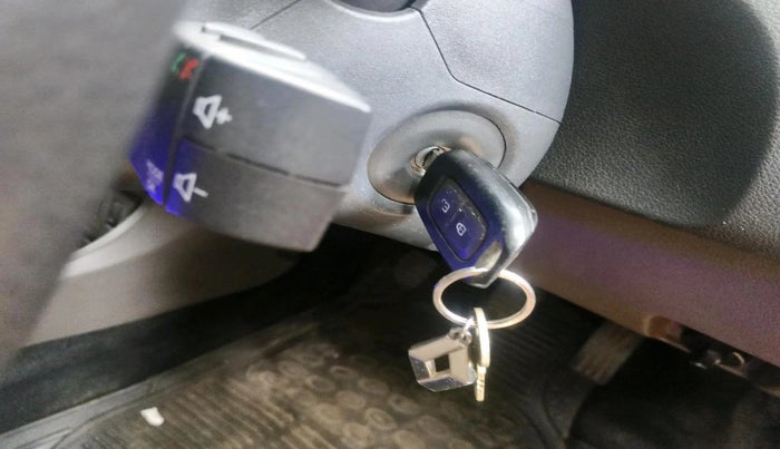 2017 Renault Duster RXL PETROL, Petrol, Manual, 28,686 km, interior