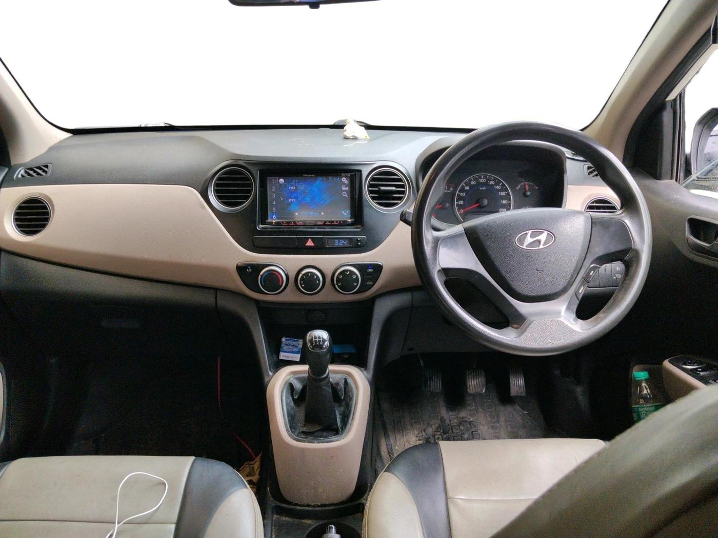 2013 Hyundai Grand i10 MAGNA 1.2 KAPPA VTVT, Petrol, Manual, 1,26,084 km, interior