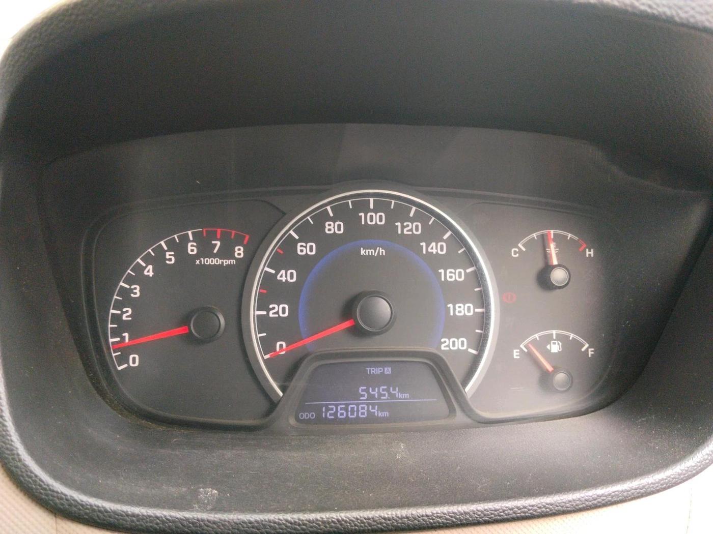 2013 Hyundai Grand i10 MAGNA 1.2 KAPPA VTVT, Petrol, Manual, 1,26,084 km, interior