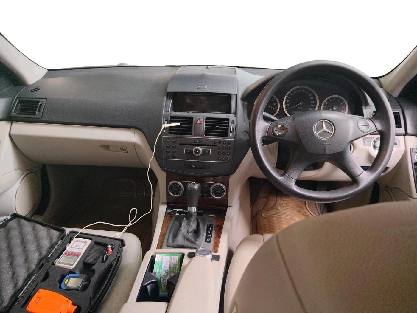 2011 Mercedes Benz C Class C 200 CGI ELEGANCE, Petrol, Automatic, 68,000 km, interior