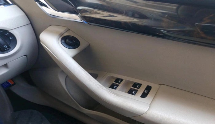 2016 Skoda Octavia STYLE PLUS AT 1.8 TSI, Petrol, Automatic, 76,862 km, interior