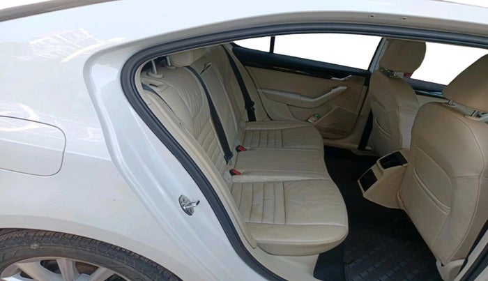 2016 Skoda Octavia STYLE PLUS AT 1.8 TSI, Petrol, Automatic, 76,862 km, interior