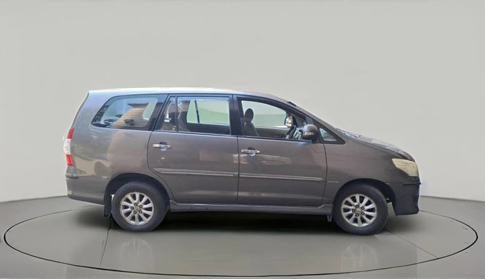 2012 Toyota Innova 2.5 VX 7 STR, Diesel, Manual, 2,14,801 km, exterior