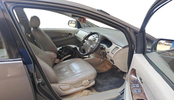 2012 Toyota Innova 2.5 VX 7 STR, Diesel, Manual, 2,14,801 km, interior