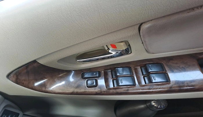 2012 Toyota Innova 2.5 VX 7 STR, Diesel, Manual, 2,14,801 km, interior