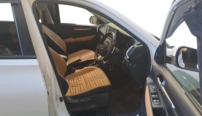 2025 KIA SONET 	 HTX 1.0 TURBO DCT, Petrol, Automatic, 17,207 km, interior