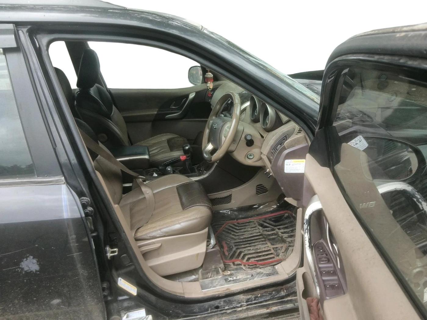 2012 Mahindra XUV500 W8, Diesel, Manual, 90,918 km, interior