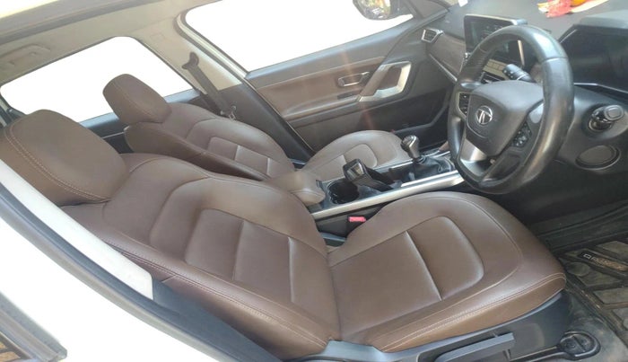 2019 Tata Harrier XZ 2.0L, Diesel, Manual, 1,51,175 km, interior