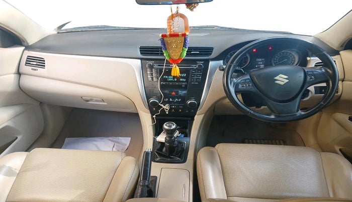 2011 Maruti Kizashi 2.4L MT, Petrol, Manual, 54,303 km, interior