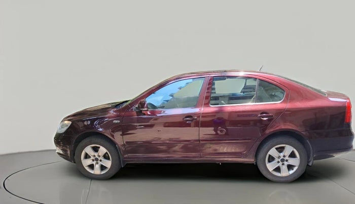 2012 Skoda Laura L&K 2.0 TDI AT, Diesel, Automatic, 2,06,282 km, exterior