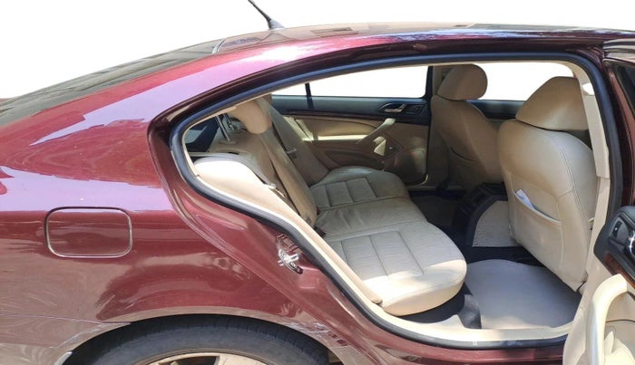 2012 Skoda Laura L&K 2.0 TDI AT, Diesel, Automatic, 2,06,282 km, interior