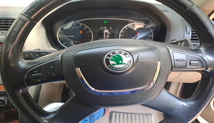 2012 Skoda Laura L&K 2.0 TDI AT, Diesel, Automatic, 2,06,282 km, interior