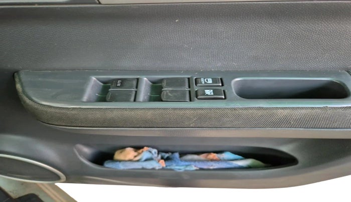 2011 Maruti Swift VXI, Petrol, Manual, 36,895 km, interior