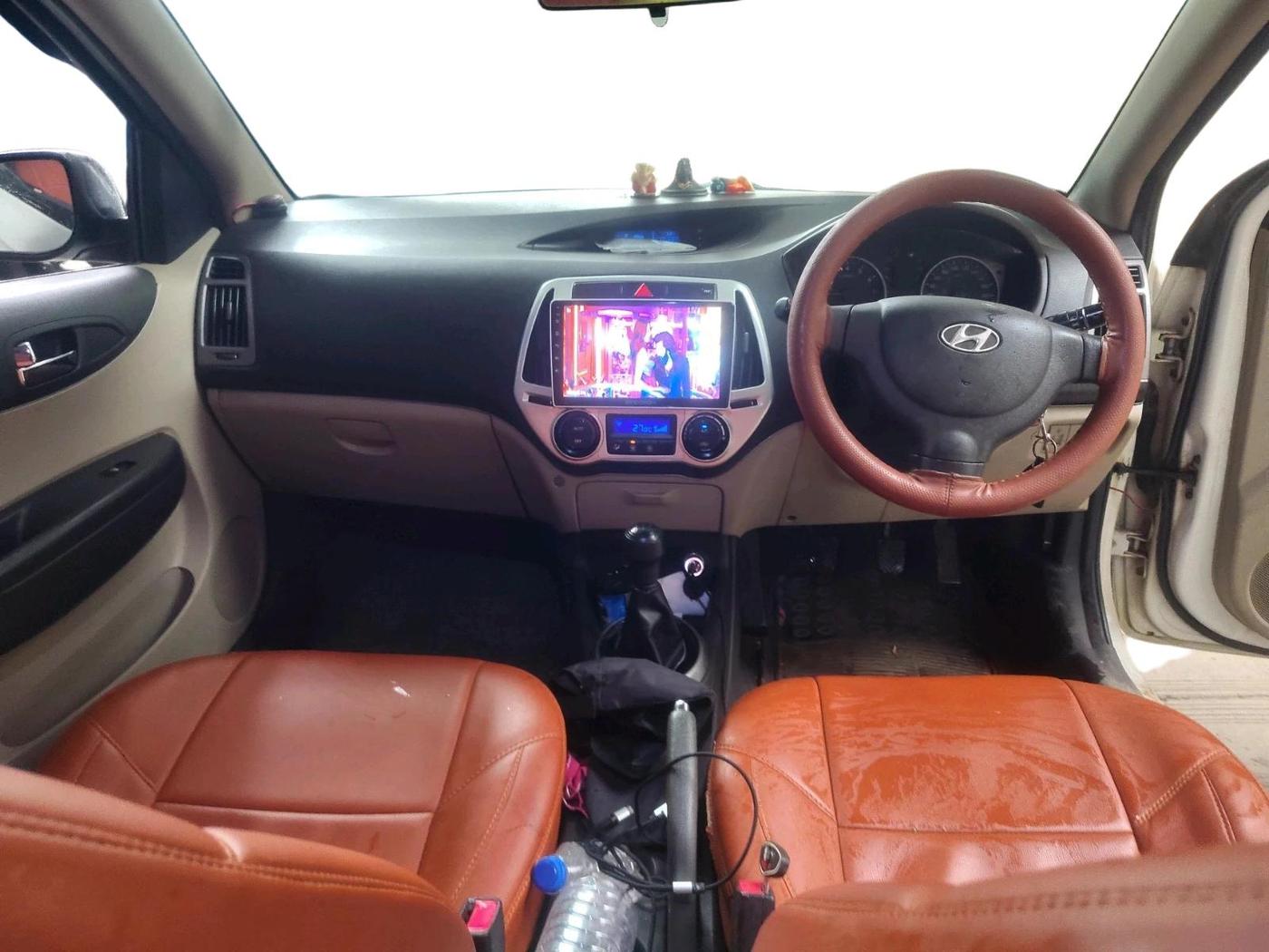 2013 Hyundai i20 MAGNA 1.2, Petrol, Manual, 55,238 km, interior