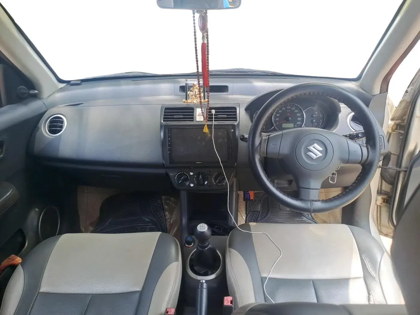 2011 Maruti Swift VXI, Petrol, Manual, 1,01,826 km, interior
