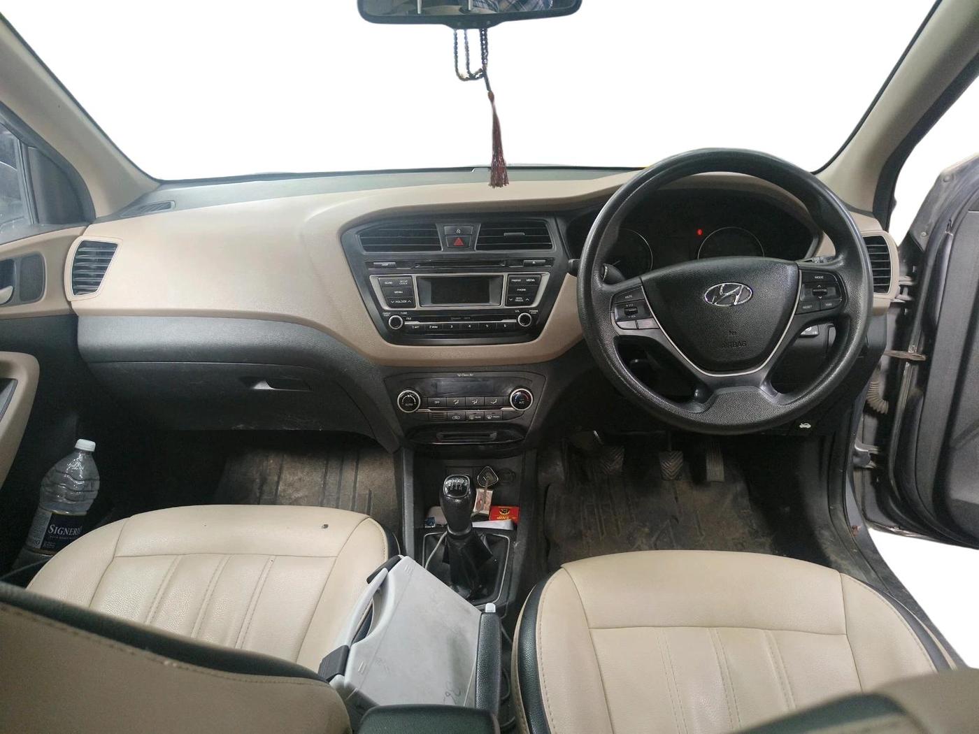 2015 Hyundai Elite i20 SPORTZ 1.2, Petrol, Manual, 1,04,382 km, interior