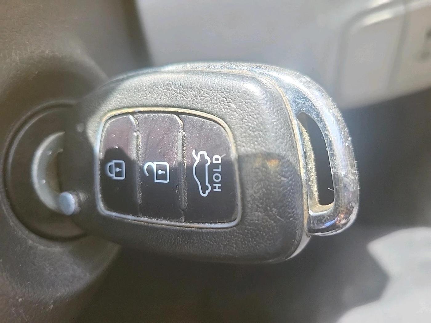 2020 Hyundai AURA S 1.2 CNG, CNG, Manual, 94,140 km, interior