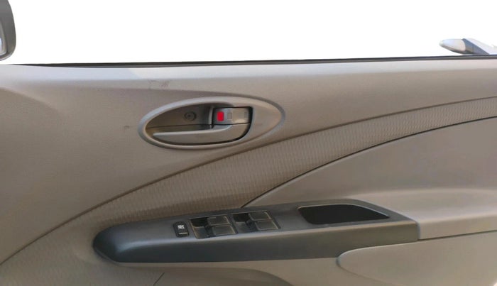 2011 Toyota Etios Liva G, Petrol, Manual, 73,479 km, interior
