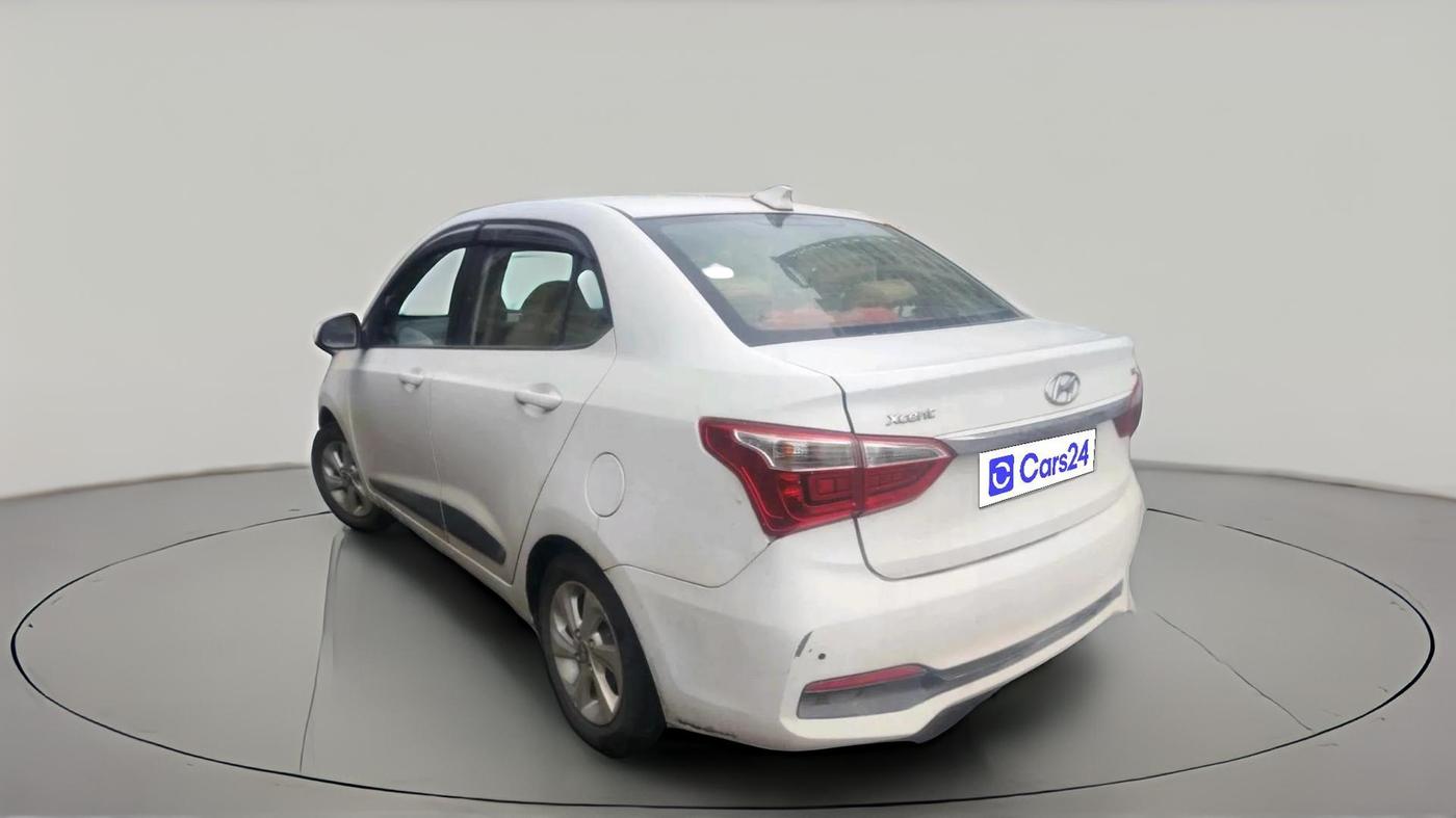2017 Hyundai Xcent SX 1.2, Petrol, Manual, 1,75,277 km, exterior