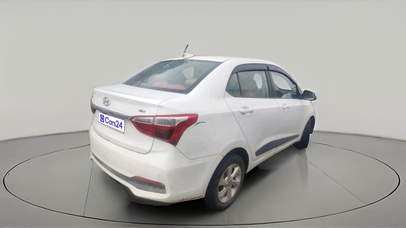 2017 Hyundai Xcent SX 1.2, Petrol, Manual, 1,75,277 km, exterior