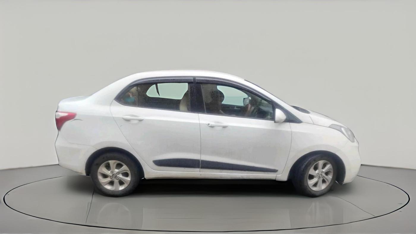 2017 Hyundai Xcent SX 1.2, Petrol, Manual, 1,75,277 km, exterior