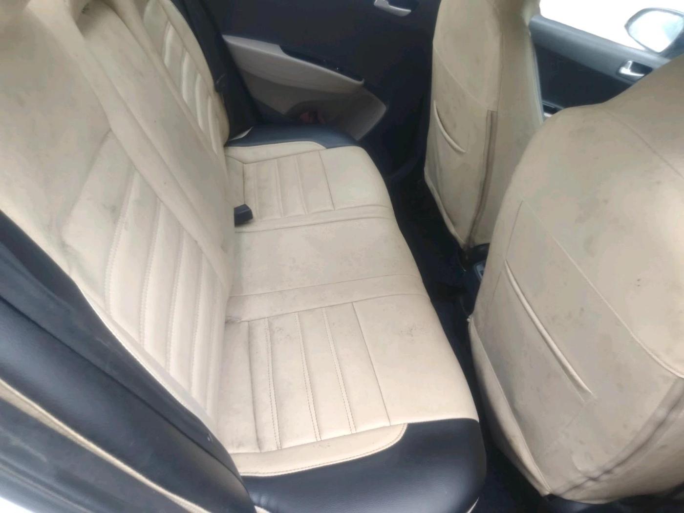2017 Hyundai Xcent SX 1.2, Petrol, Manual, 1,75,277 km, interior