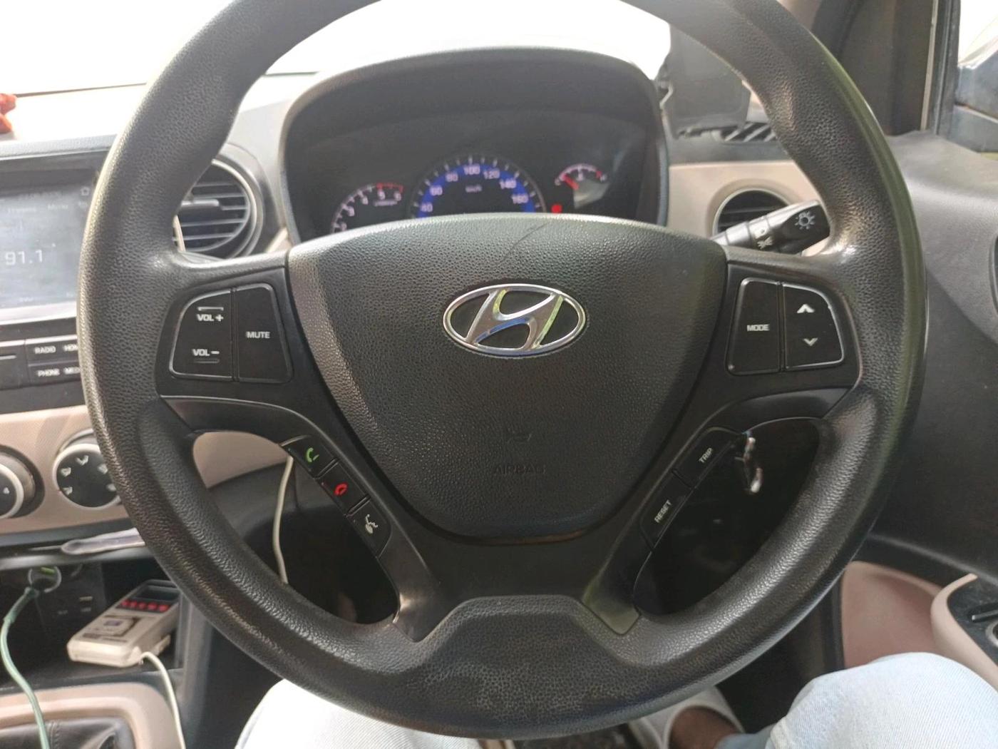2017 Hyundai Xcent SX 1.2 CRDI, Diesel, Manual, 1,95,263 km, interior