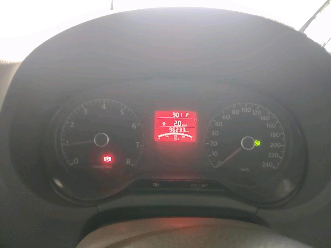 2013 Volkswagen Vento HIGHLINE PETROL AT, Petrol, Automatic, 96,231 km, interior