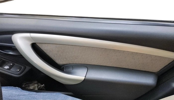 2013 Renault Duster 85 PS RXL DIESEL, Diesel, Manual, 71,755 km, interior