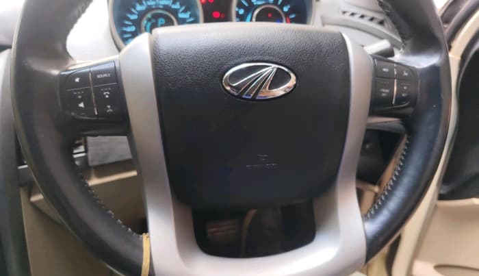 2016 Mahindra XUV500 W10 AT, Diesel, Automatic, 55,029 km, interior