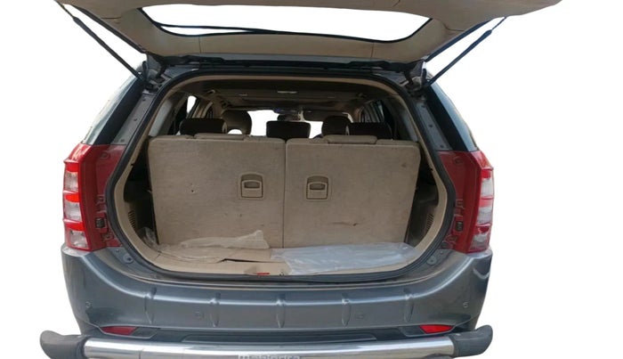 2016 Mahindra XUV500 W10 AT, Diesel, Automatic, 1,39,468 km, exterior