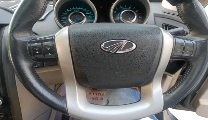 2016 Mahindra XUV500 W10 AT, Diesel, Automatic, 1,39,468 km, interior