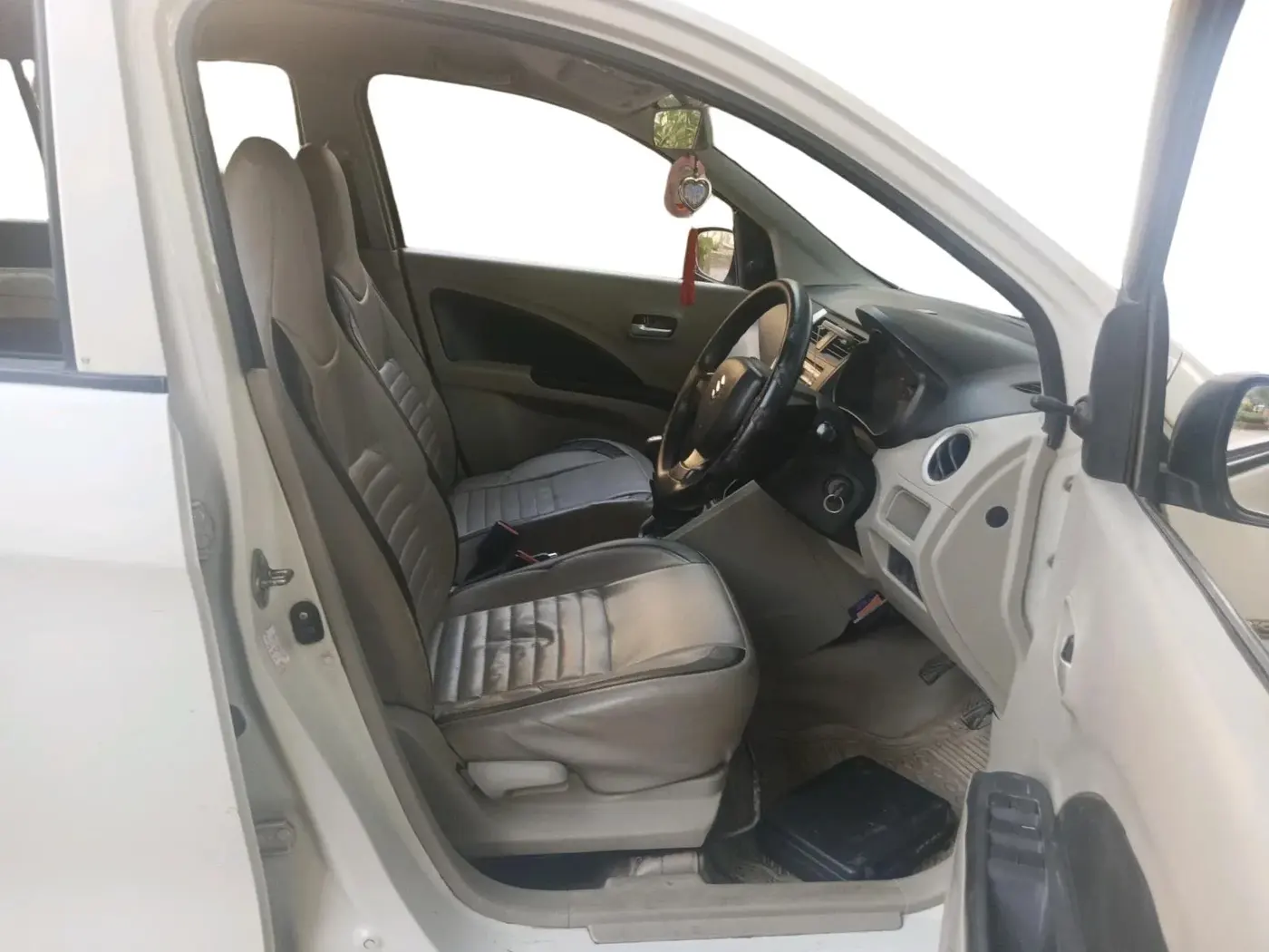 2016 Maruti Celerio VDI, Diesel, Manual, 1,97,069 km, interior