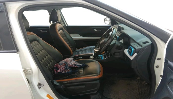 2022 Tata PUNCH CREATIVE  MT, Petrol, Manual, 85,975 km, interior