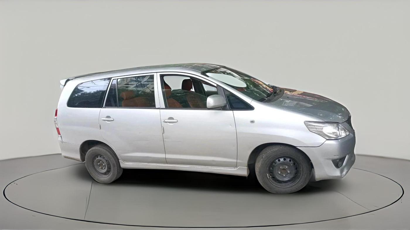 2012 Toyota Innova GX 2.5 8 STR, Diesel, Manual, 1,70,438 km, exterior