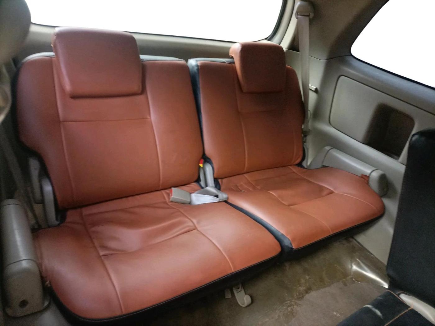 2012 Toyota Innova GX 2.5 8 STR, Diesel, Manual, 1,70,438 km, interior