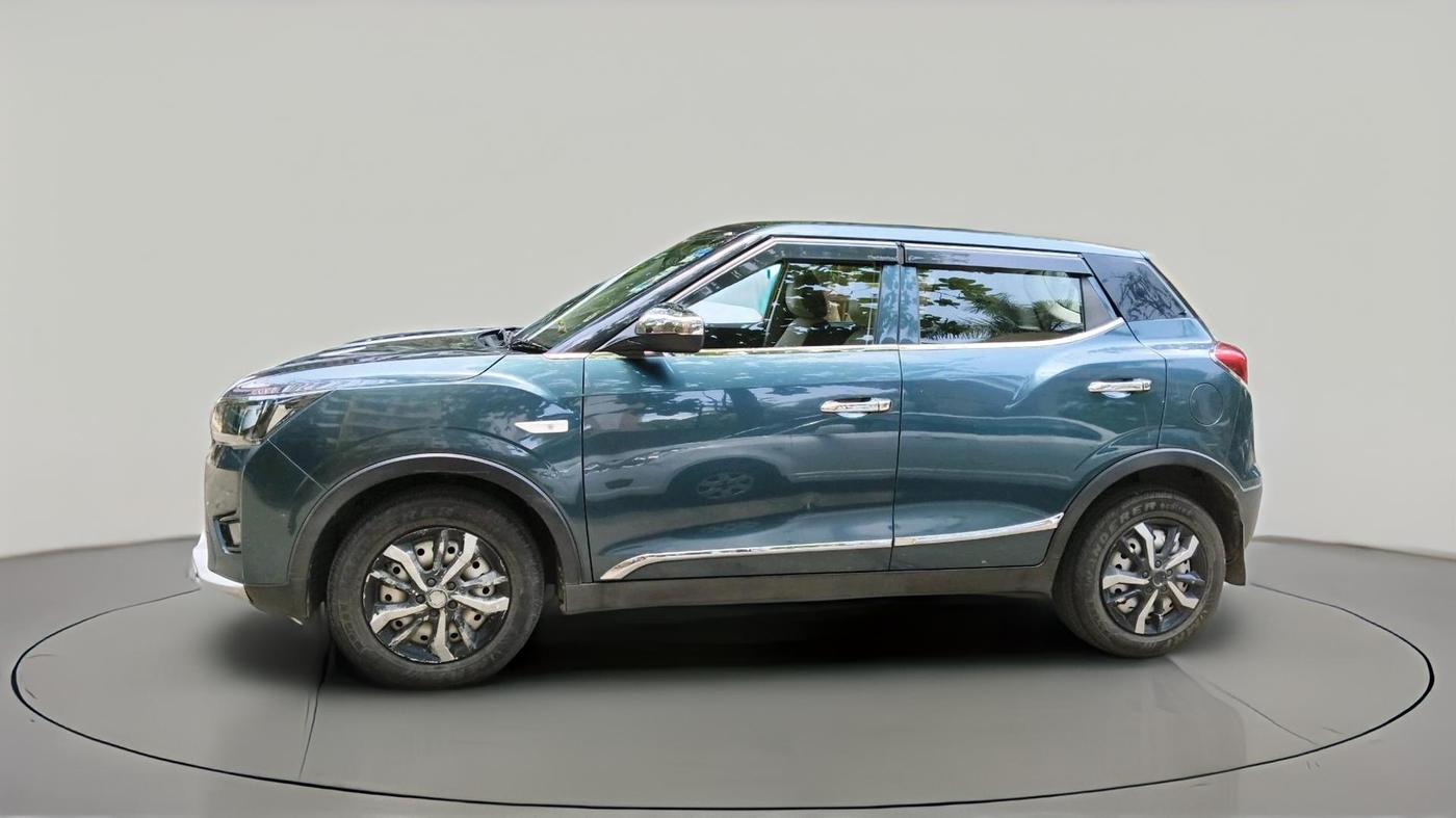 2022 Mahindra XUV300 W4 1.2 PETROL, Petrol, Manual, 22,713 km, exterior