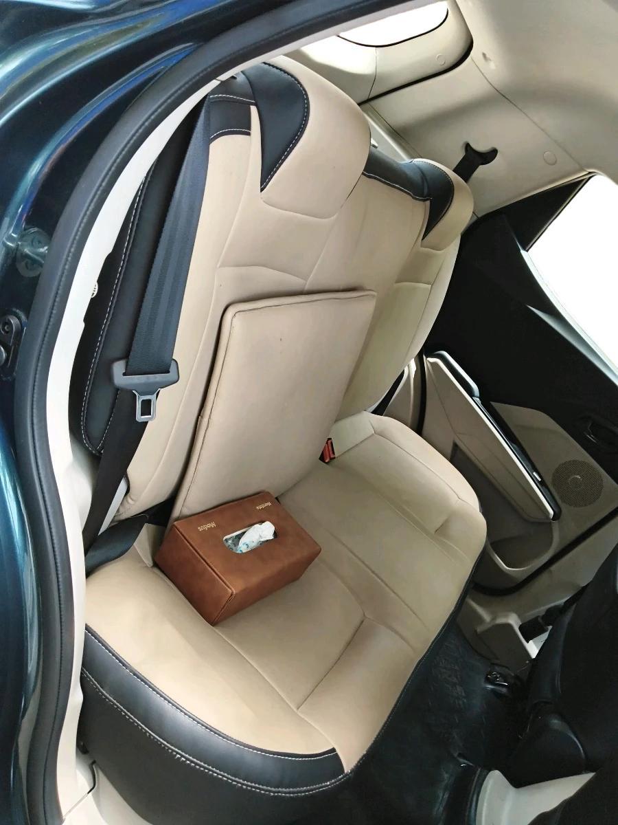 2022 Mahindra XUV300 W4 1.2 PETROL, Petrol, Manual, 22,713 km, interior