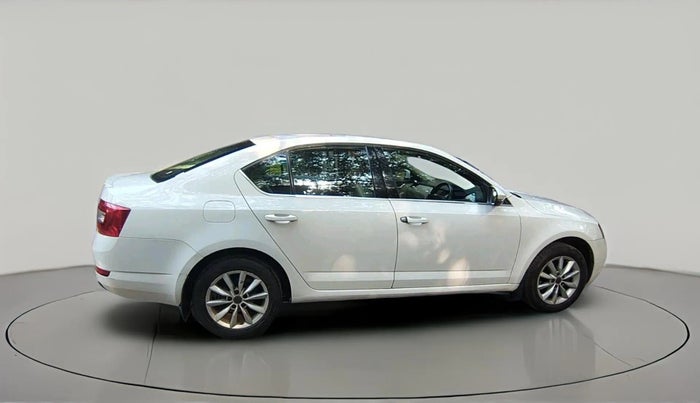 2013 Skoda Octavia AMBITION 2.0 TDI, Diesel, Manual, 1,35,525 km, exterior