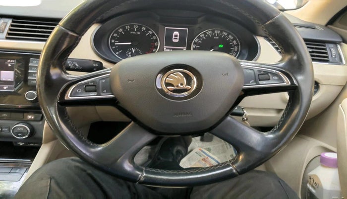 2013 Skoda Octavia AMBITION 2.0 TDI, Diesel, Manual, 1,35,525 km, interior