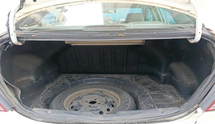 2013 Hyundai Verna FLUIDIC 1.4 CRDI, Diesel, Manual, 1,53,033 km, exterior